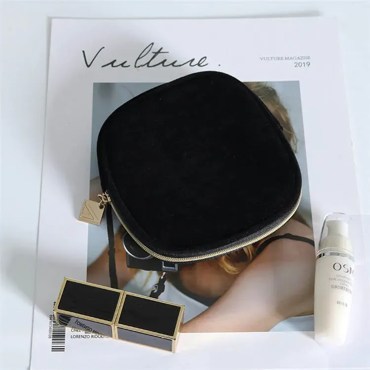 327HB857_115290.webp Women Simple Solid Color Metal Zipper Mini Coin Bag - Image 1