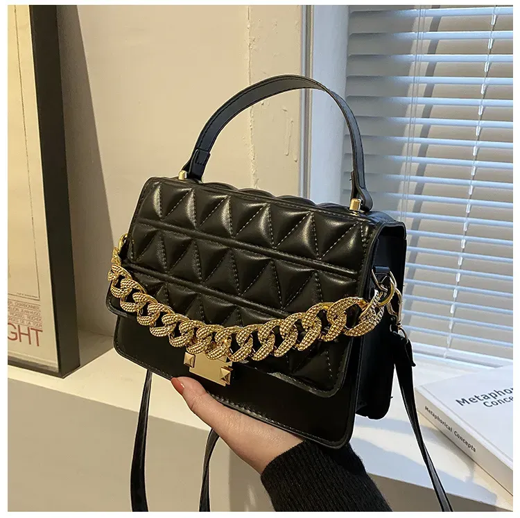T1035D063A_118659.webp Women Casual Chain Design Rhombus Embossing Solid Color PU Crossbody Bag - Image 1